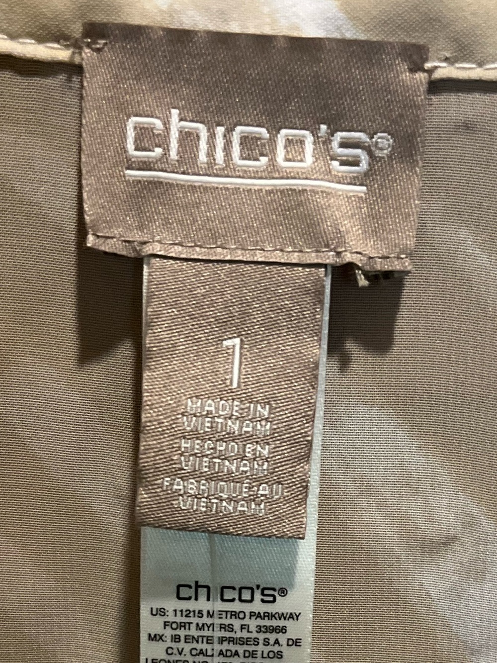 76. NWT WOMENS CHICO’S 1/M DETAIL TOP - Picture 3 of 6